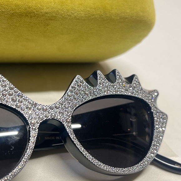Gucci Cat Eye Swarovski Diamond Studded Designer Sunglasses - Picture 4 of 9